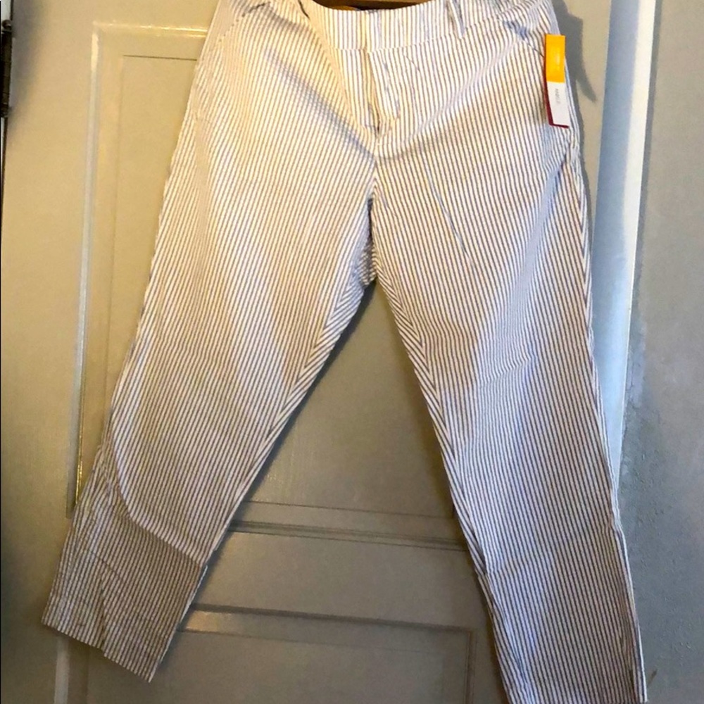 Capri pants